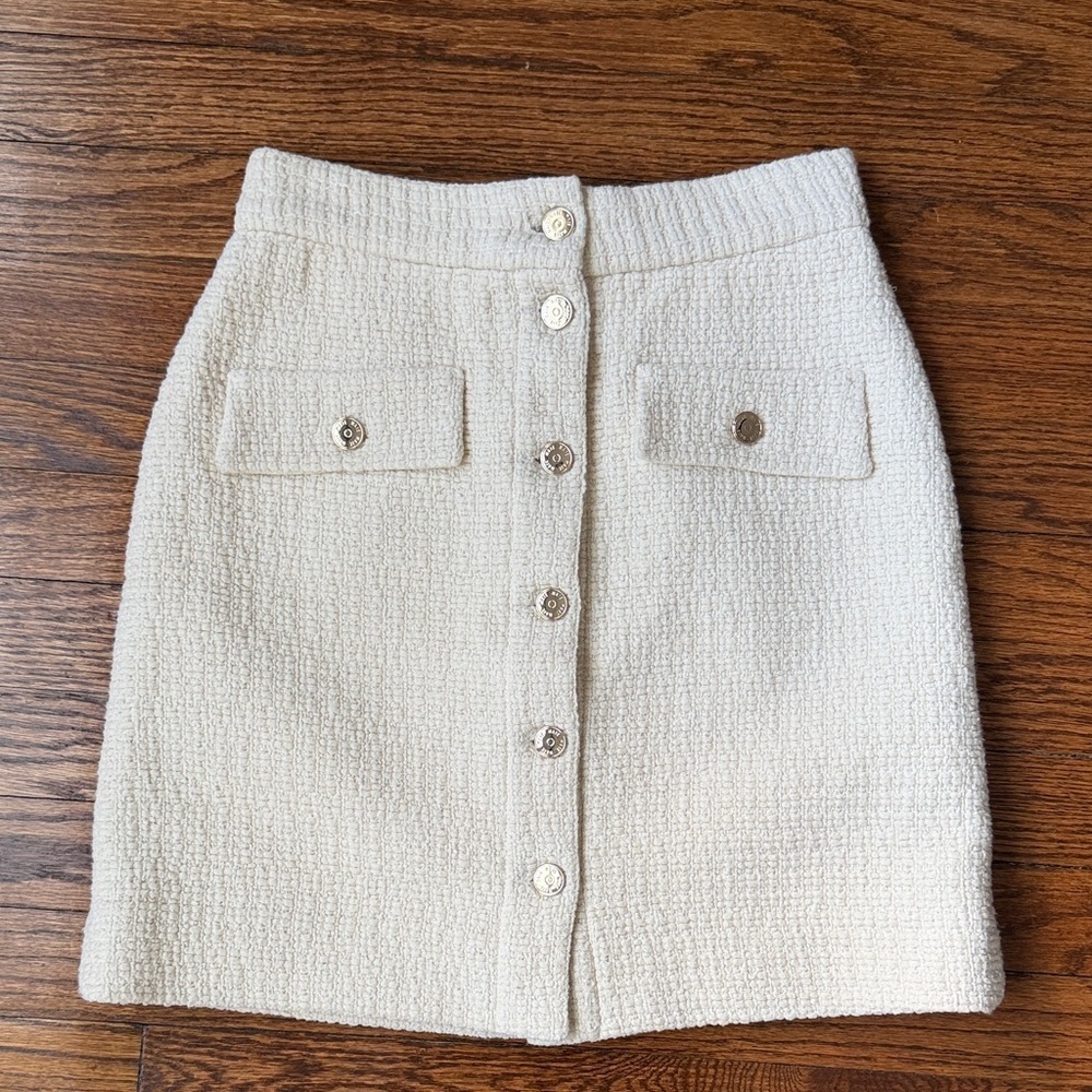Maje Jiba Button-up Skirt in Ecru Tweed Cream Button-Front Textured Mini Skirt - Picture 3 of 9